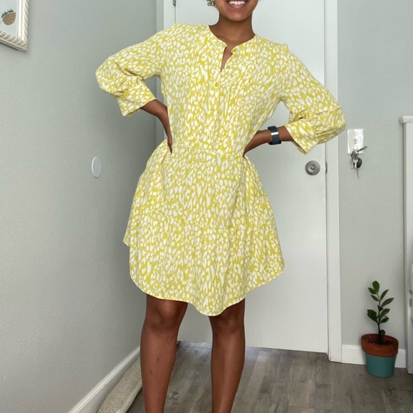 Who what wear yellow printed dress. Button up front - Picture 2 of 4